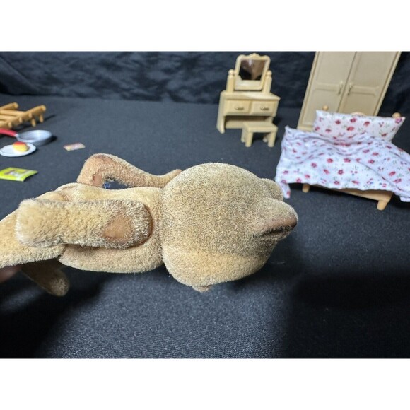 Sylvian Families Calico Critters VTG Lot Of Furniture & Racoon 15+ Piece Closet - Picture 7 of 7